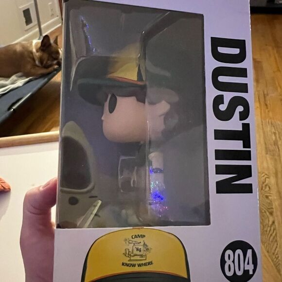 Funko Pop Stranger Things DUSTIN SCIENCE CAMP Vinyl Figure - Picture 5 of 8